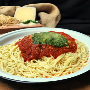 Fideos caseros con salsa mixta